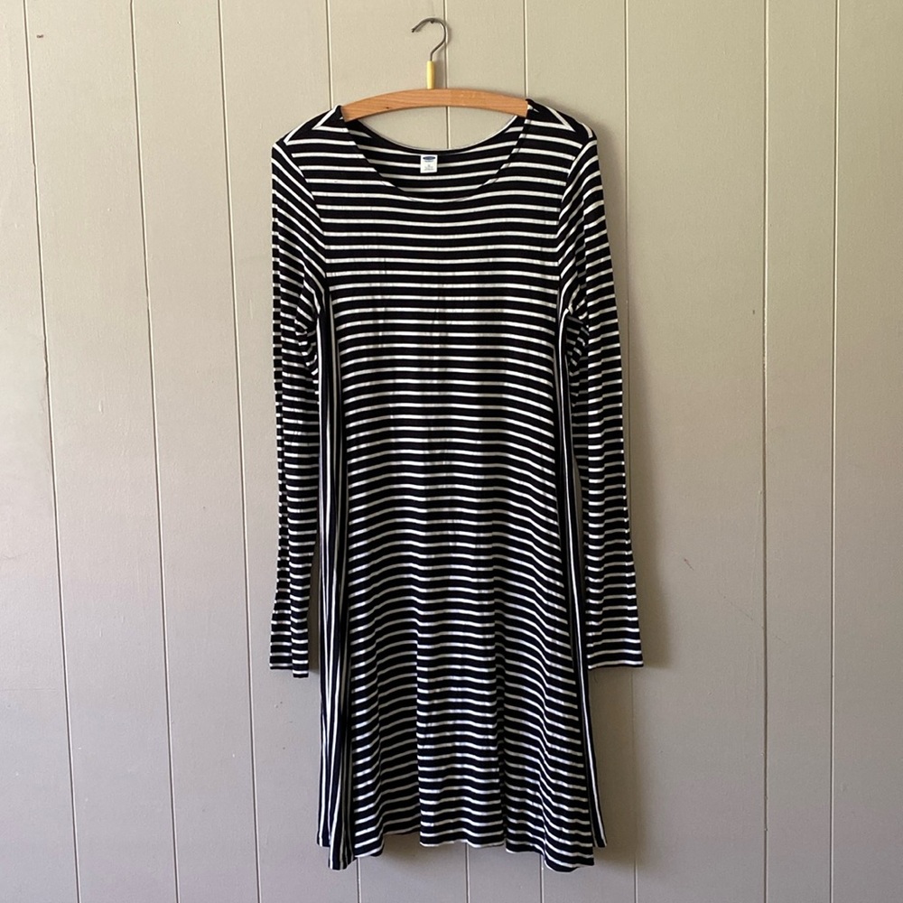 Old Navy Black and White Striped Dress Size Medium Tall